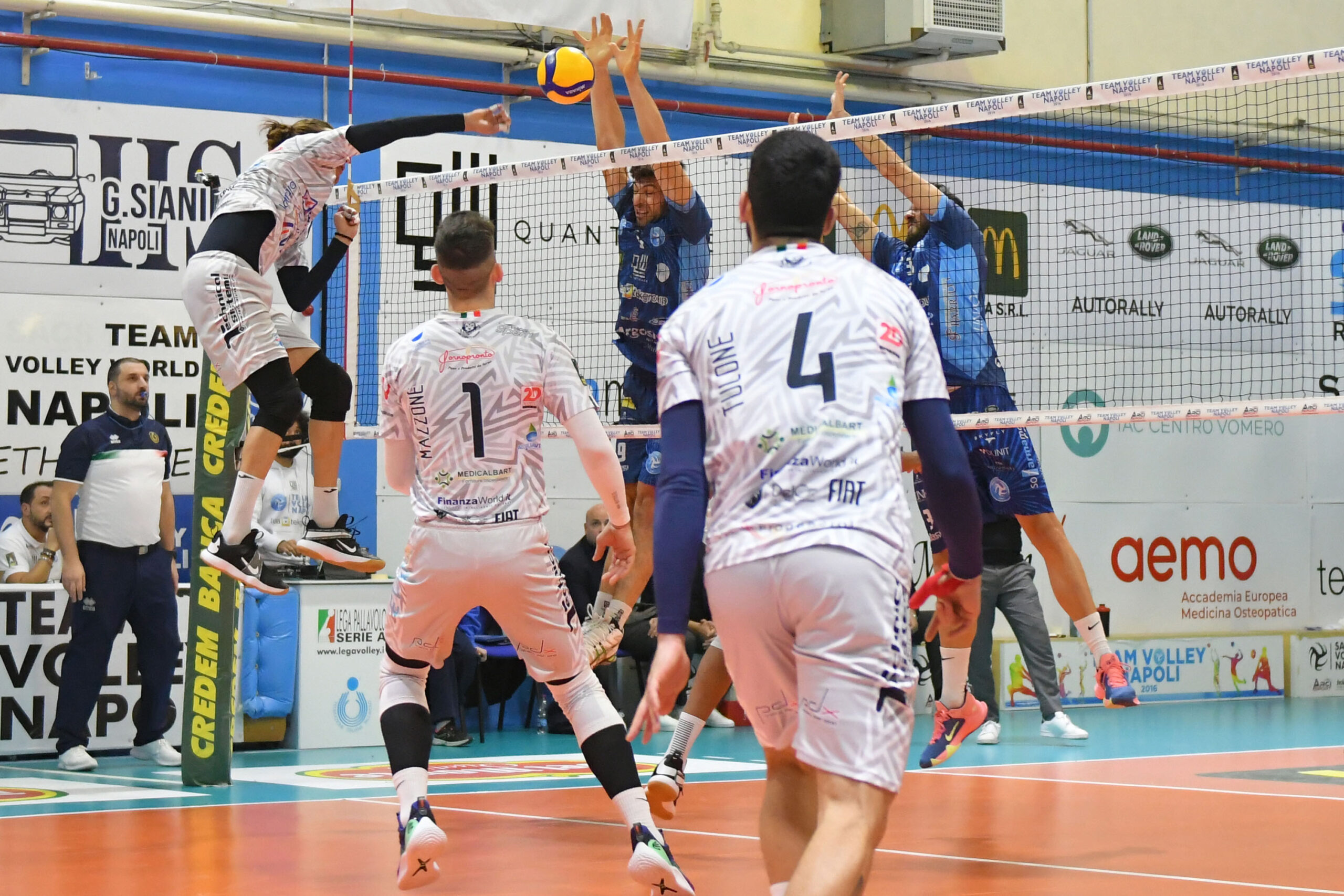 https://www.teamvolleynapoli.it/wp-content/uploads/2023/06/Napoli-Lecce_184-scaled.jpg